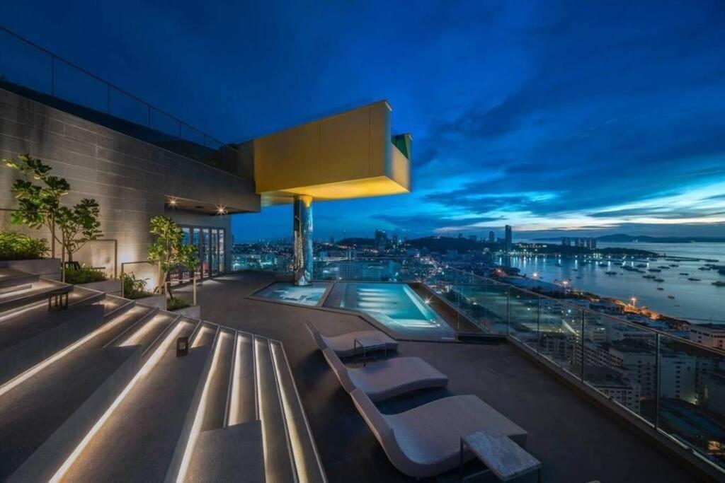 Edge Luxury Ocean View Pattaya
